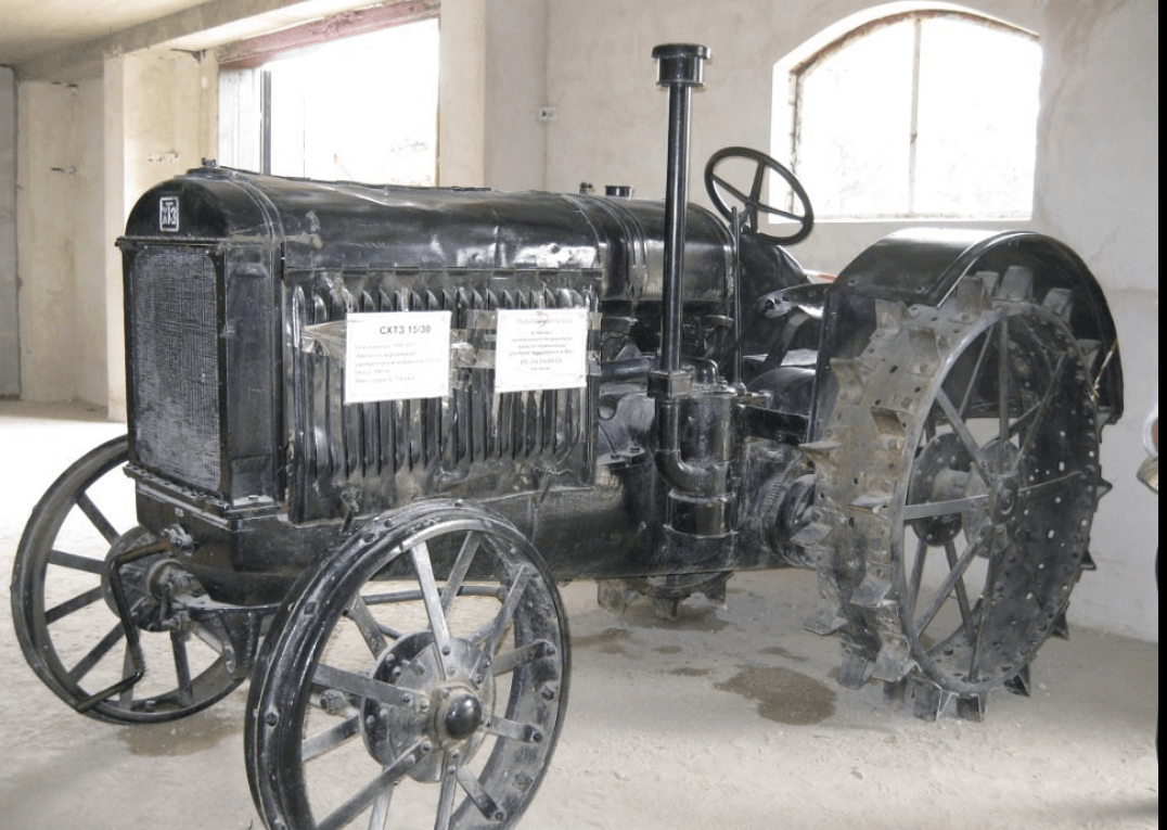 Первый советский трактор